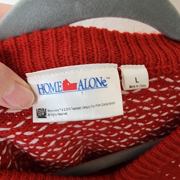 Home Alone Filthy Animal Christmas Sweater L - Picture 4 of 5